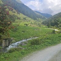 11.5 km Ab der Brücke hören wir Murmeltiere pfeifen