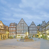 Der Marktplatz von Schorndorf in der Dämmerung