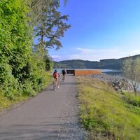 Am Hennesee, Weg von der Hauptanlegestelle zum Hennedamm