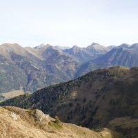 Blick zu den Triebener Tauern, einer Untergruppe der Seckauer Tauern