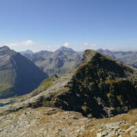 Rückblick zur Wildlochhöhe, dahinter der Hochgolling unverkennbar