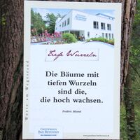 Hinweisschild Rollstuhlwanderweg