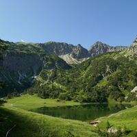 Unterer Gaisalpsee, direkt dahinter das Gaisalphorn