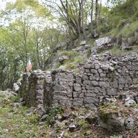 Ruinen von Gebäuden aus dem Ersten Weltkrieg