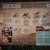 Infotafel in Seiffen erklärt die einzigartige Kunst des Reifendrehens