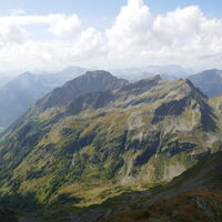 der breite Schusterstuhl, die Poiskarlspitzen und die Mentenkarspitze