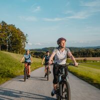 Radtour Radfahrerinnen Donauradweg