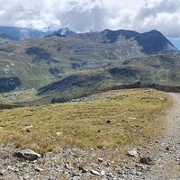 Downhill vom Gipfel mit Blick Richtung Bormio