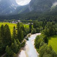 Leutascher Ache mit Gehrenspitze