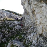 Durch die Scharte führt ein Tau.