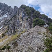 Der weitere Gratverlauf Richtung Lichtbrenntjoch, der Geißsteig verläuft immer auf der rechten Hangseite leicht bergauf.