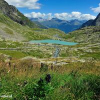 Bei der Hütte angekommen die herrliche Aussicht genießen.