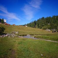 Links die Liezener Hütte (nicht bewirtschaftet)