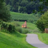 Blick auf die Rehgrabenkapelle