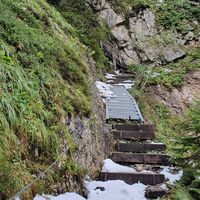 1.7 km Aufstieg über Treppe