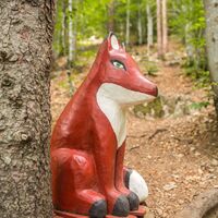Die Fuchs-Holzfigur auf dem Zauberweg
