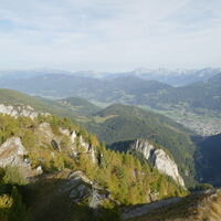 Blick auf Trieben, am Horizont das Warscheneck und die Haller Mauern