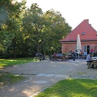 Außenterrasse mit Klosterblick