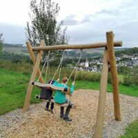 Doppelschaukel am Schaukelweg Ostwig