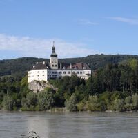 Schloss Persenbeug1