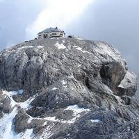 Matrashaus (Westseite) am Gipfel des Hochkönig