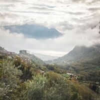 Blick auf die Burg von Tenno