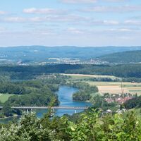 Blick von der Burg Hohenklingen auf die Rheinbrücke von Hemishofen
