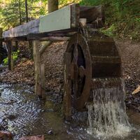 Wasserrad unterhalb des Pochteiches