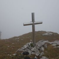 Kreuz am Beginn zum Rauenstein