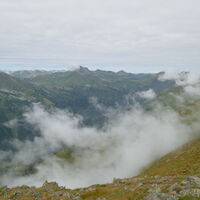 langsam verzieht sich der Nebel - der Blick zur Oberwölzer Schoberspitze wird frei