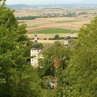 Beim Abstieg nach Sternberg haben wir noch einmal einen schönen Blick in Richtung Bad Neustadt.
