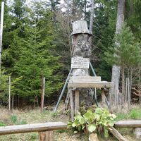 neben dem Nonnersdorfer Kreuz