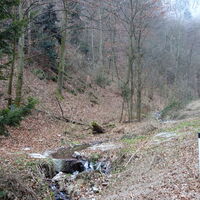 auf der L7110 Bachquerung links