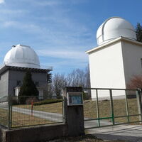 am Mitterschöpfl mit dem Leopold-Figl-Observatorium