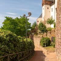 Burg Mildenstein - Gärten an der Burgmauer zum Schlossberg