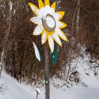 Sonnenblumen-Skulptur am Stanzer Sonnenweg