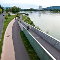 Donau beim Ars Electronica Center Linz
