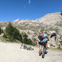Straße nach Jafferau mit dem MTB