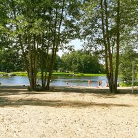 Im Wasserpark können Sie sich erfrischen, zum Beispiel beim Schwimmen