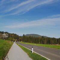 Radweg entlang der Bundesstraße, Naturpark Almenland in der Oststeiermark