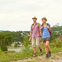 Wandern im Nibelungengau im Hintergrund Maria Taferl
