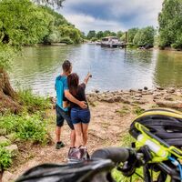 Schwimmendes Restaurant Lautermuschel auf den Rheinauen bei Neuburg am Rhein