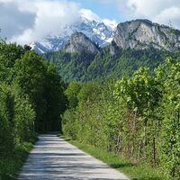 Tauernradweg mit Blick auf die Barmsteine