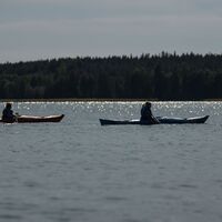 Paddler auf dem See Best Lake Nature Adventures
