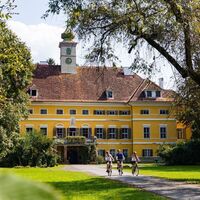 Empfehlenswert: Ein kurzer Abstecher ins Schloss Poppendorf