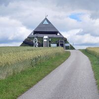 5.9 km Pyramide am Etzinger Hügel