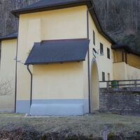 Forsthaus mit Torbogendurchfahrt B26