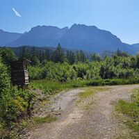 am Forstweg weiter