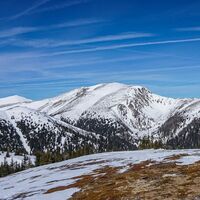 Blick vom Gipfel Richtung Lahneck 