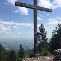 Zetz-Gipfelkreuz_Naturpark Almenland_Oststeiermark
